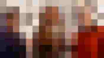 Drei Frauen stoßen bei einer Veranstaltung des Lungauer Frauennetzwerks gemeinsam an